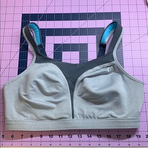 Champion lightly padded sports bra 38D